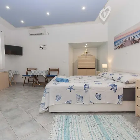 Brajki-three Bedroom With Balcony And Sea View * Stanici